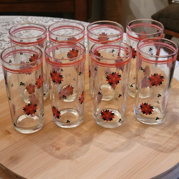 Other - Vintage Poinsettia glasses. Set of 8.